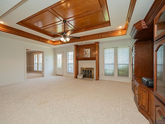 5th image of 205 Lakewood Dr