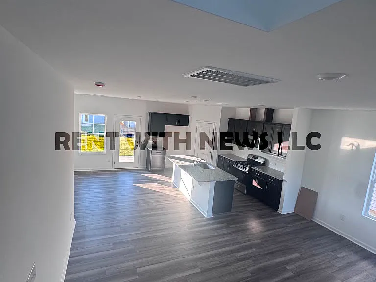 109 Napoleone St #1 — Photo 4
