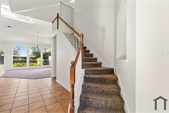 9679 Briardale Dr — Photo 5