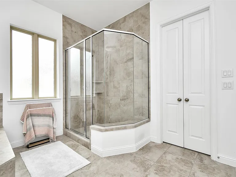 11012 Mikula Dr — Photo 50