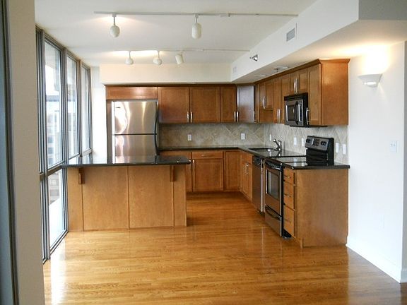 2nd image of 600 E Admiral Blvd Unit 1504