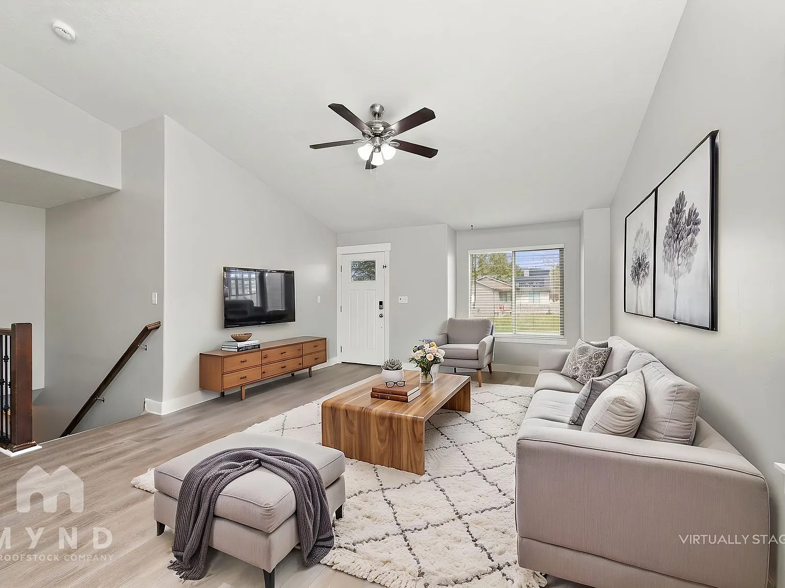 5 bed, 3.0 bath, 2814 sqft, $2,575 — Photo 2
