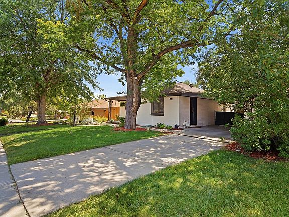 2nd image of 9500 W 54th Pl