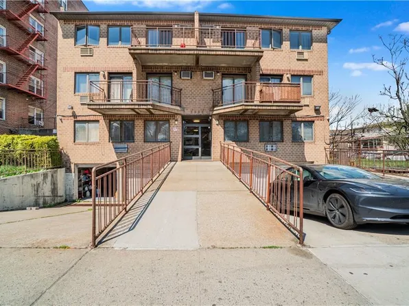 3225 Shore Parkway image 1 of 14