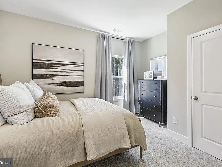 111 Charing Cross Dr — Photo 19