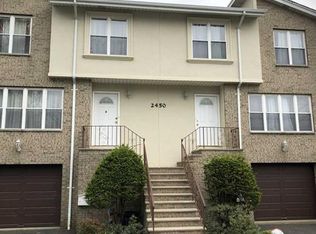 2450 7th St, Fort Lee, NJ 07024