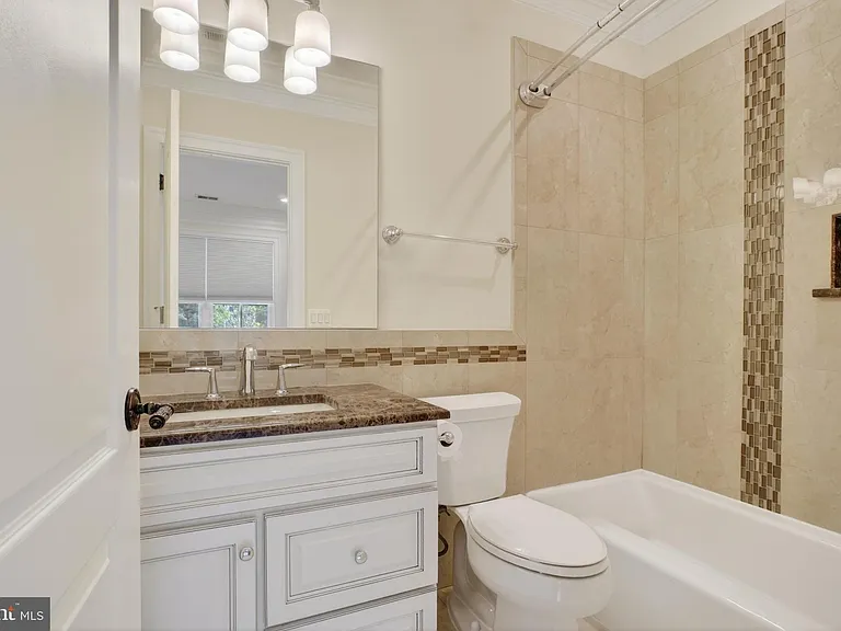 7112 Georgetown Pike — Photo 45
