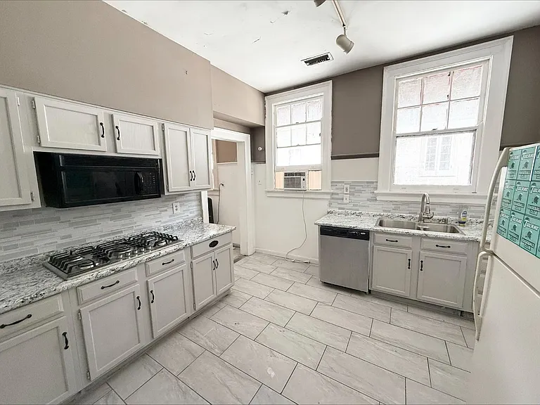 7211 Saint Charles Ave — Photo 10