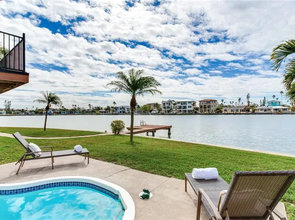16134 4th St E, Redington Beach, FL 33708