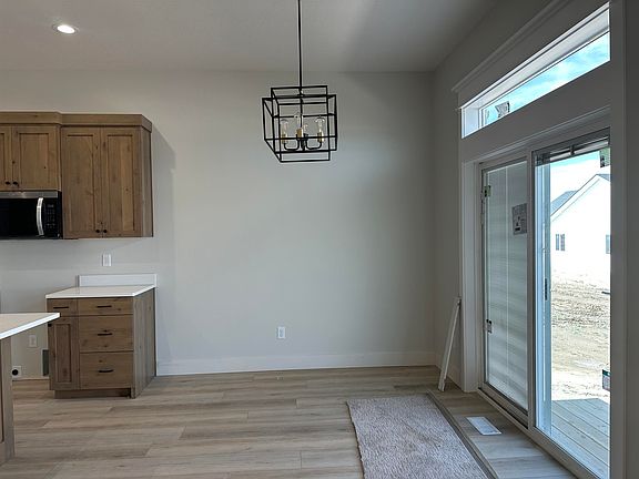 5th image of 674 Barnwood Rd