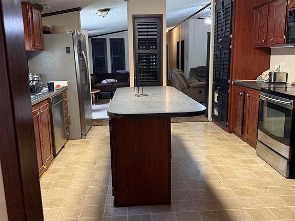 5th image of 83 Matthew Ln