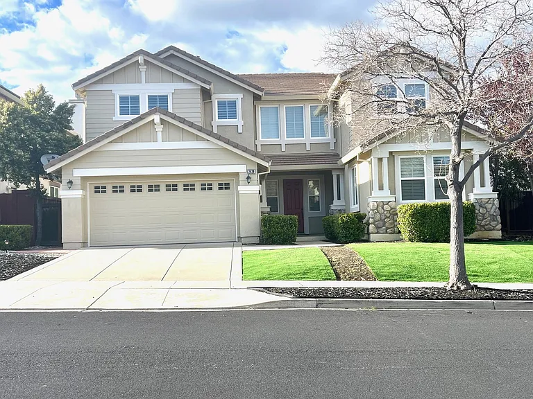 2629 Torrey Pines Dr — Photo 1