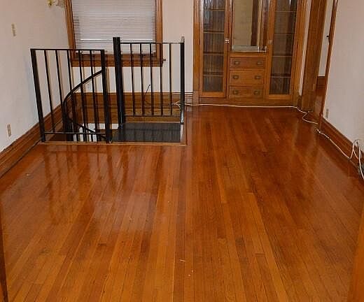 4th image of 3912 N Greenview Ave #1