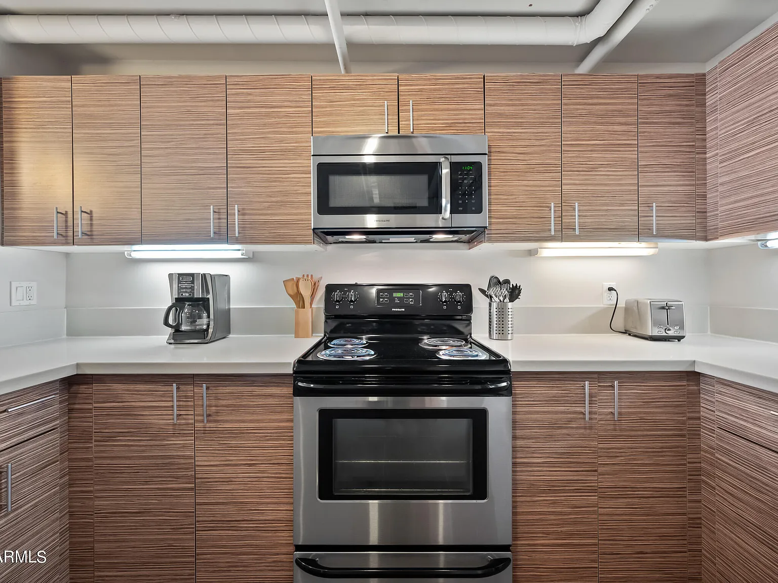 1 bed, 1.0 bath, 847 sqft, $1,800 — Photo 3