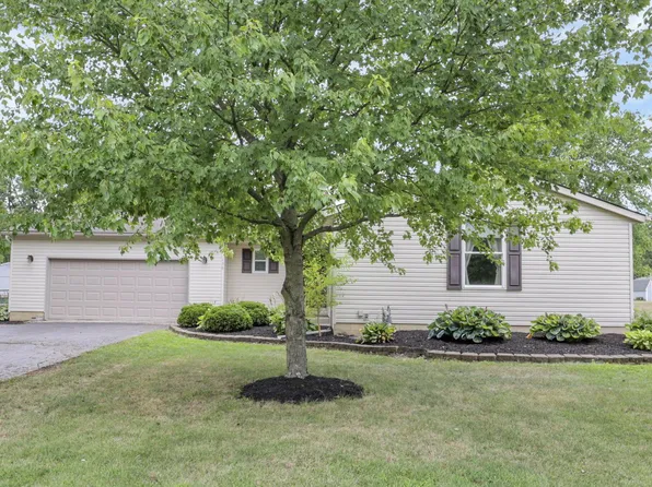 138 Cavalcade Ln SW, Pataskala, OH 43062