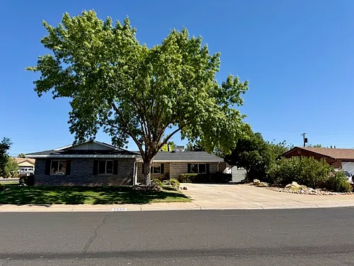 2586 W El Vista Dr Photo 1