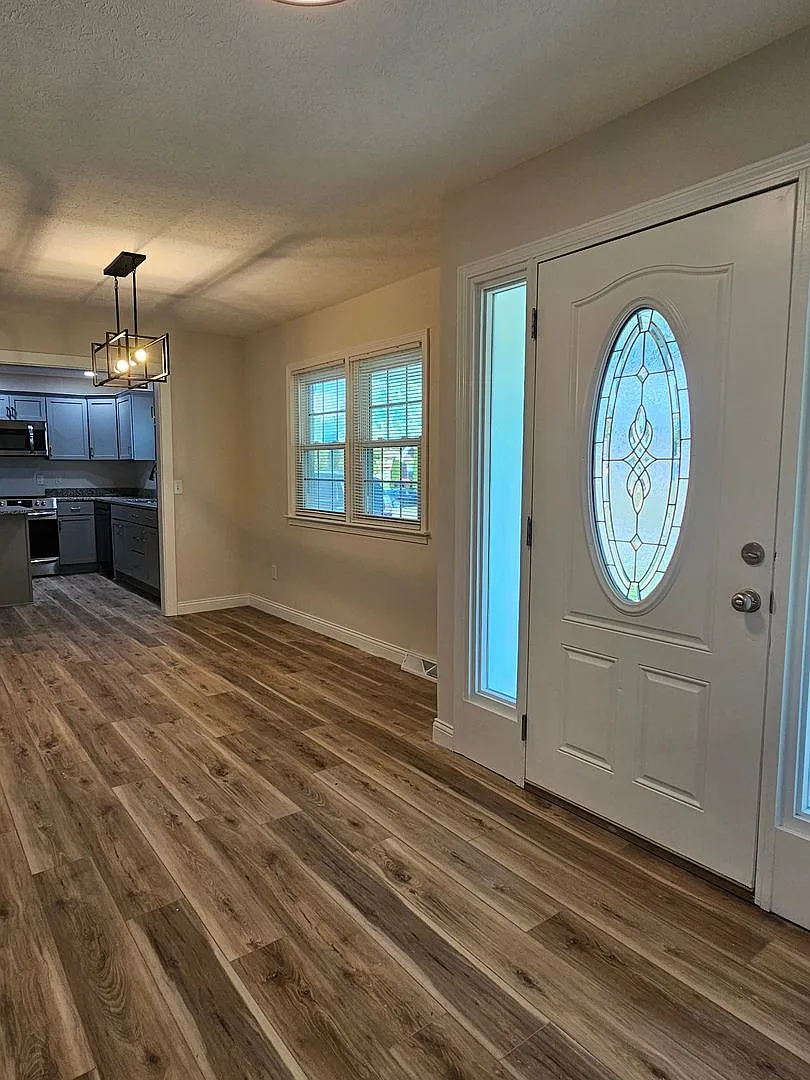 395 W. Crocus Drive — Photo 4