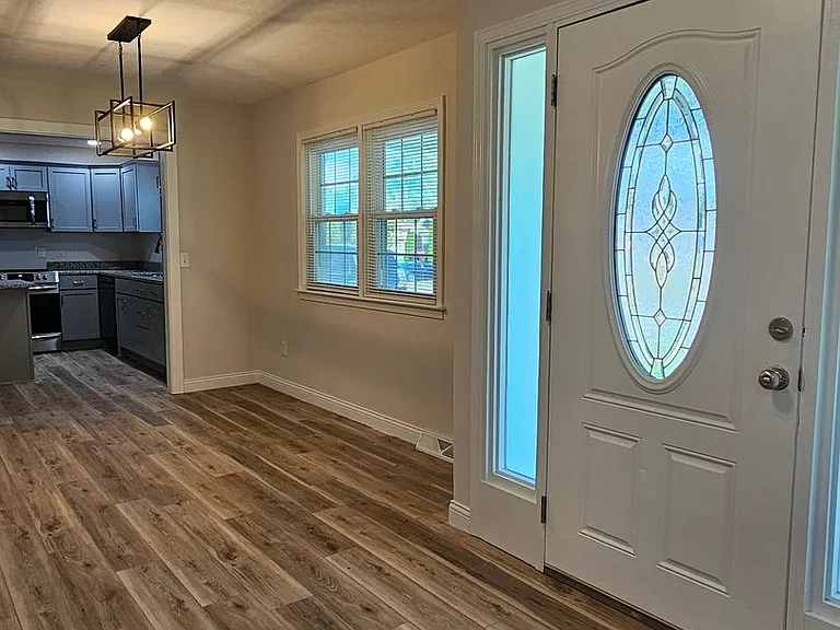 395 W Crocus Dr — Photo 4