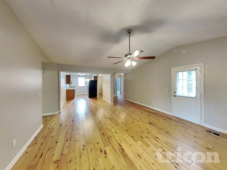 119 Bradford Cir — Photo 3