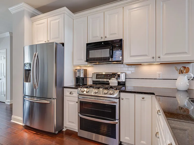 608 Patriot Ln — Photo 22