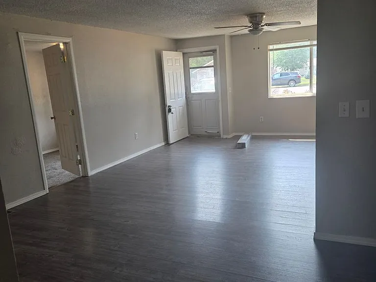 901 & 903 E Timber Lane — Photo 6