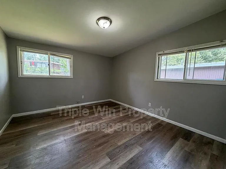 835 Bobbins Ln — Photo 28