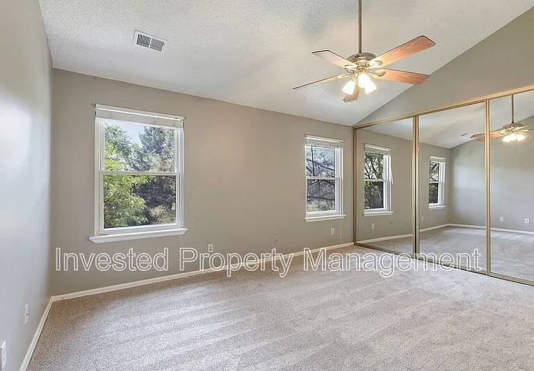 6453 S Havana St #B — Photo 10