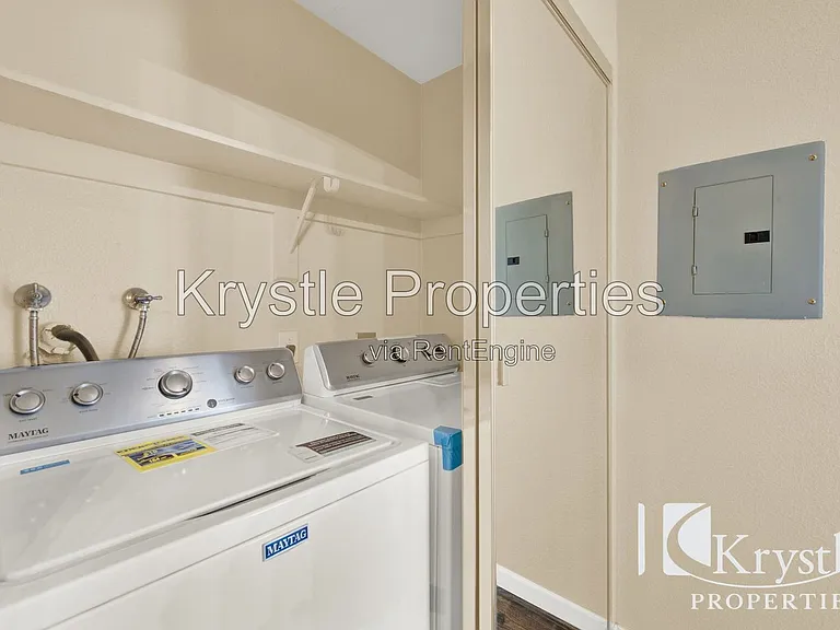1201 Glen Cove Pkwy #1106 — Photo 10