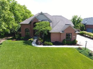 25 Edinburgh Dr, Springboro, OH 45066