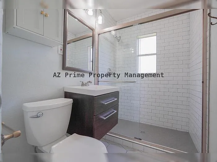 506 W 11th St — Photo 24