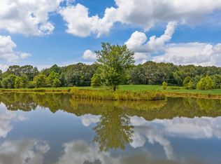 11242 Challenge Dr, Bon Aqua, TN 37025