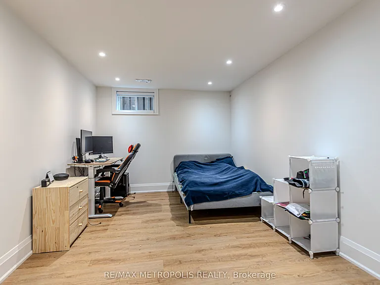 79 A Laburnham Ave #BASEMENT — Photo 6