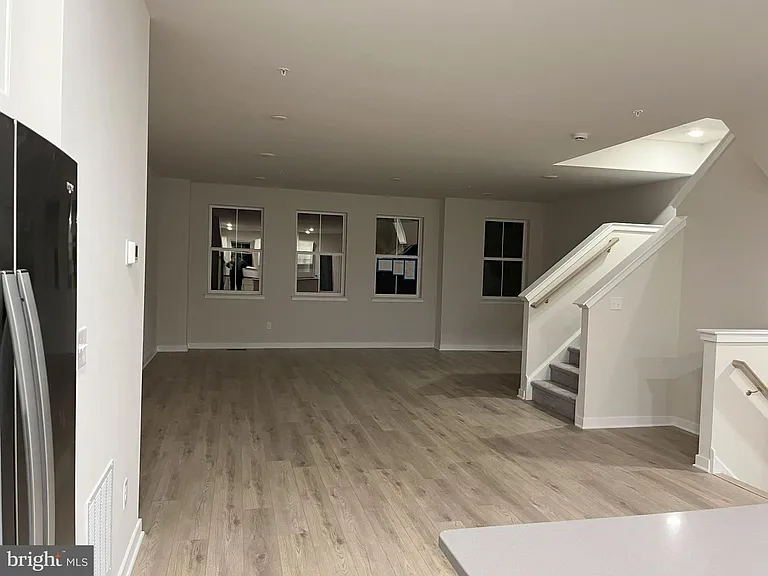 114 Continental Way — Photo 8