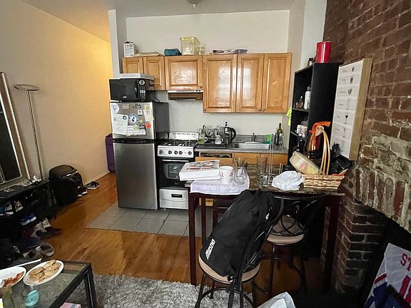 2nd image of 449 W 37th St APT 2RW