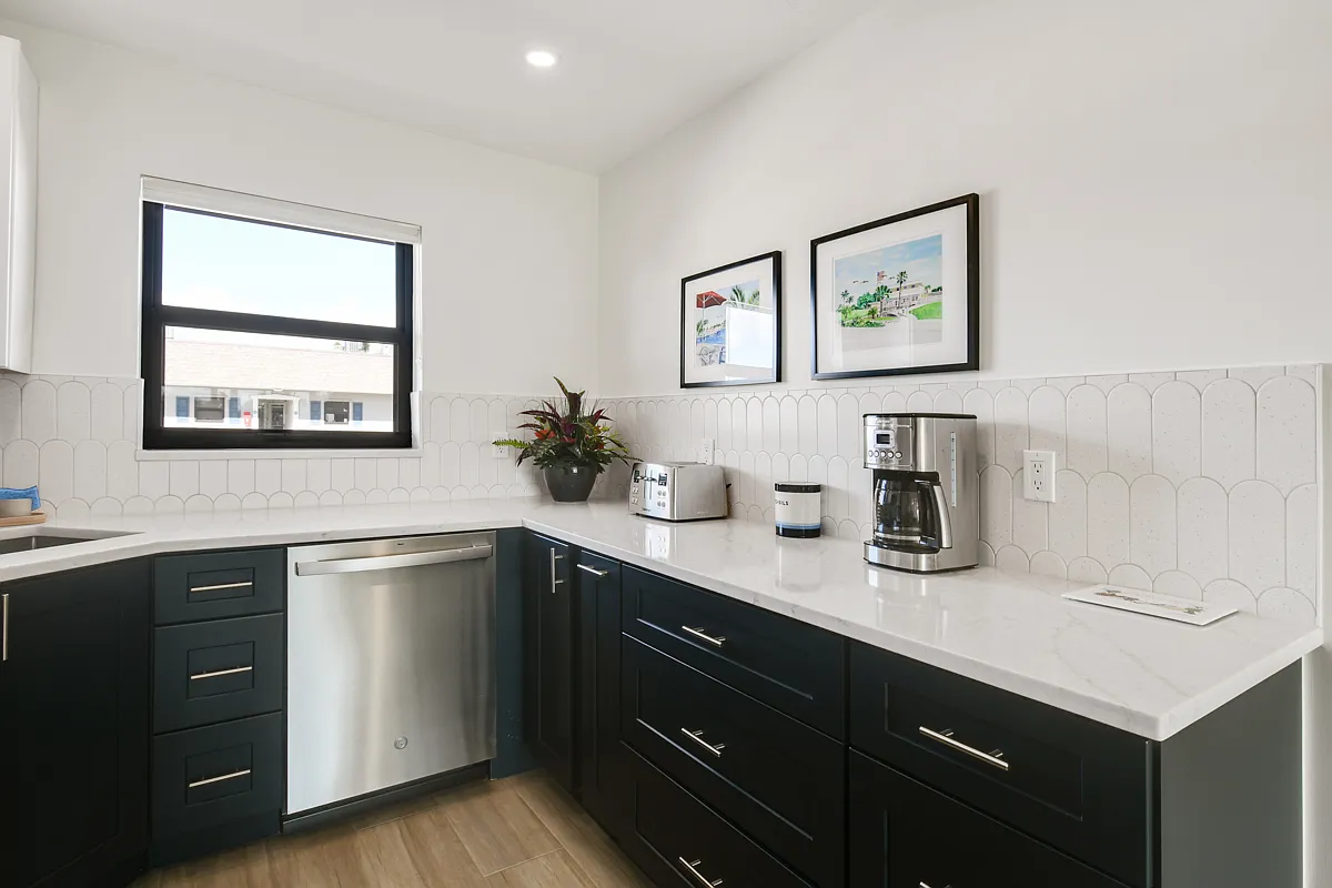 2 bed, 1063 sqft, $6,200 — Photo 3