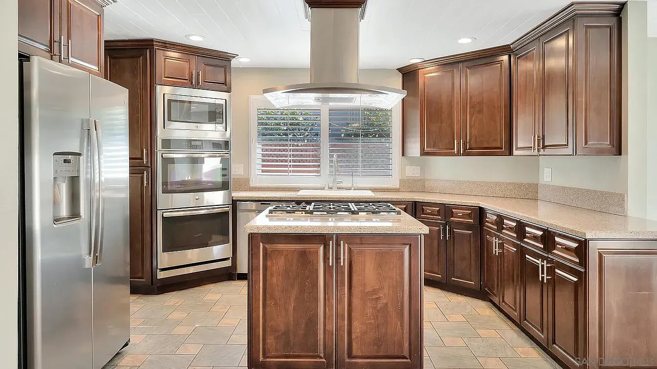 1 bed, 2455 sqft, $3,500 — Photo 3