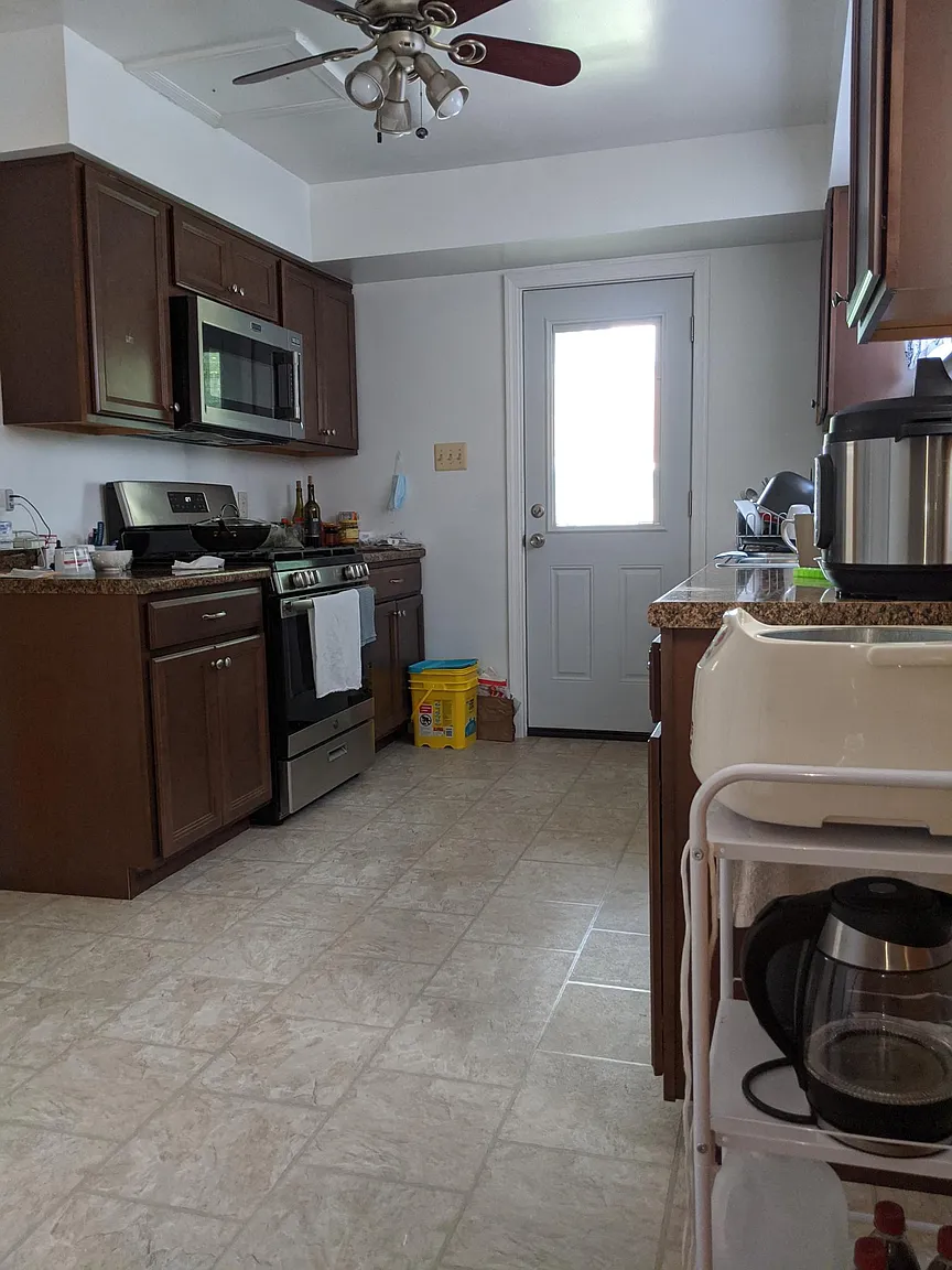 1119 Premier St photo 1