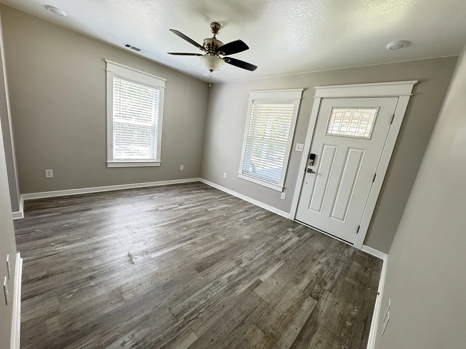 115A Montrose Dr - 1 — Photo 4