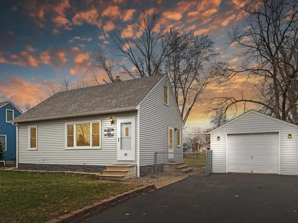 51 Circle Dr, Circle Pines, MN 55014