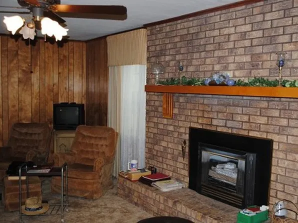 332 Oak St, Coushatta, LA 71019