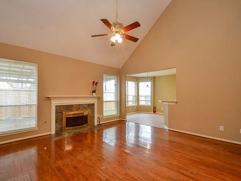 12811 Candace Ct — Photo 11