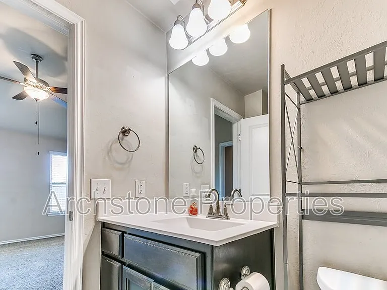 19704 Taggert Dr — Photo 28