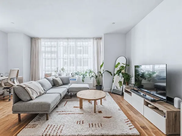 217 51st Ave APT 517, Long Island City, NY 11101