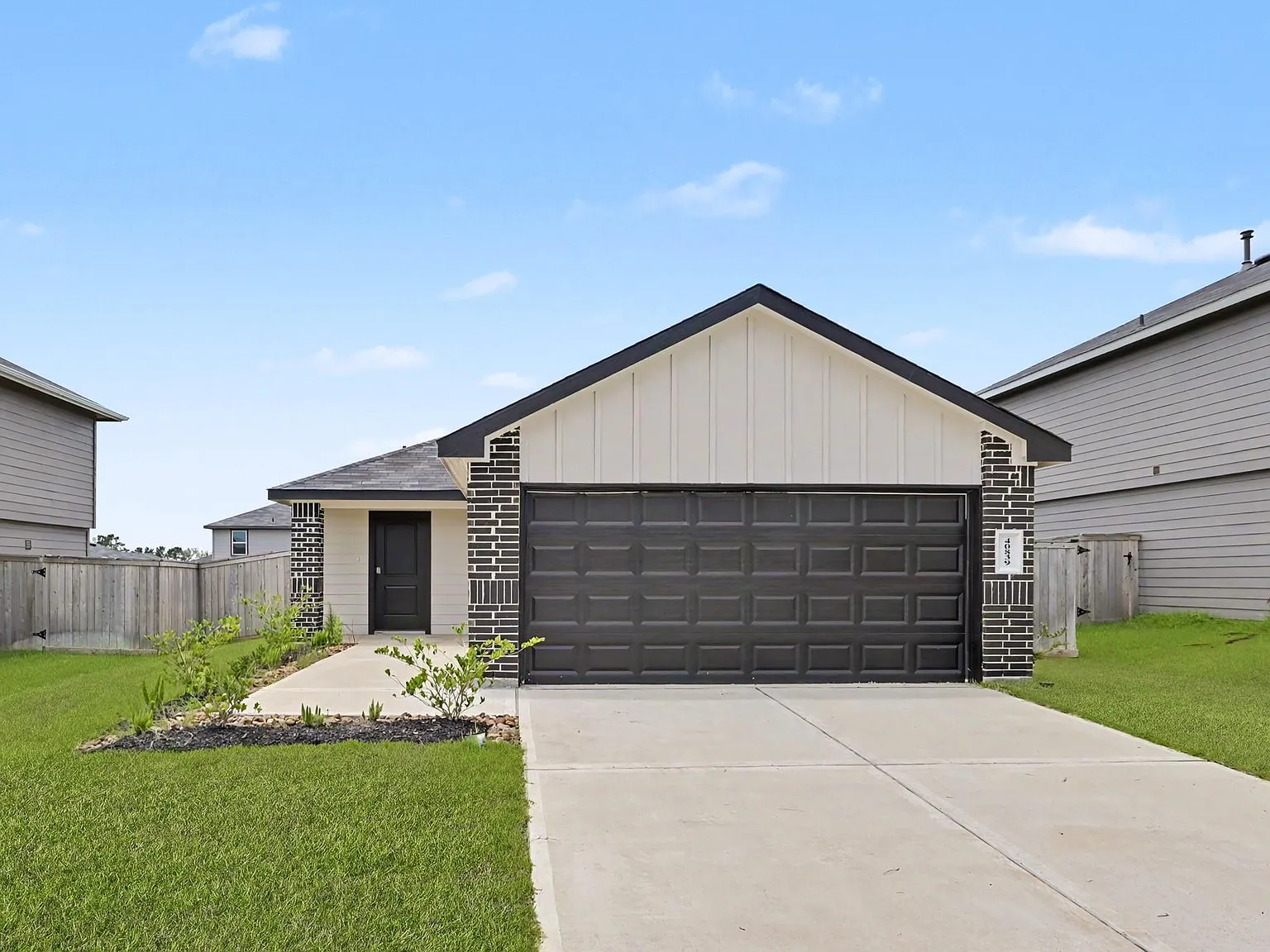 3 bed, 2.0 bath, $1,895 — Photo 3