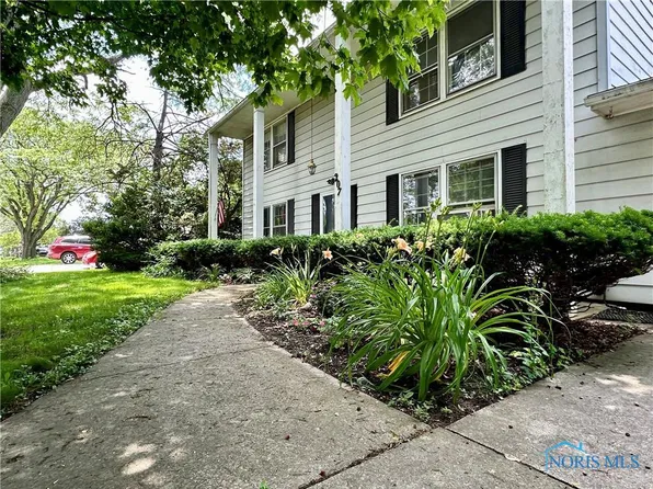 207 Huntington Dr, Bryan, OH 43506