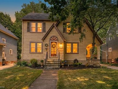 943 Cambridge Rd, Cleveland Heights, OH, 44121