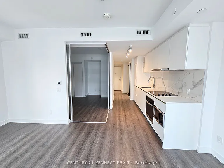 8 Wellesley St W #1106 — Photo 2
