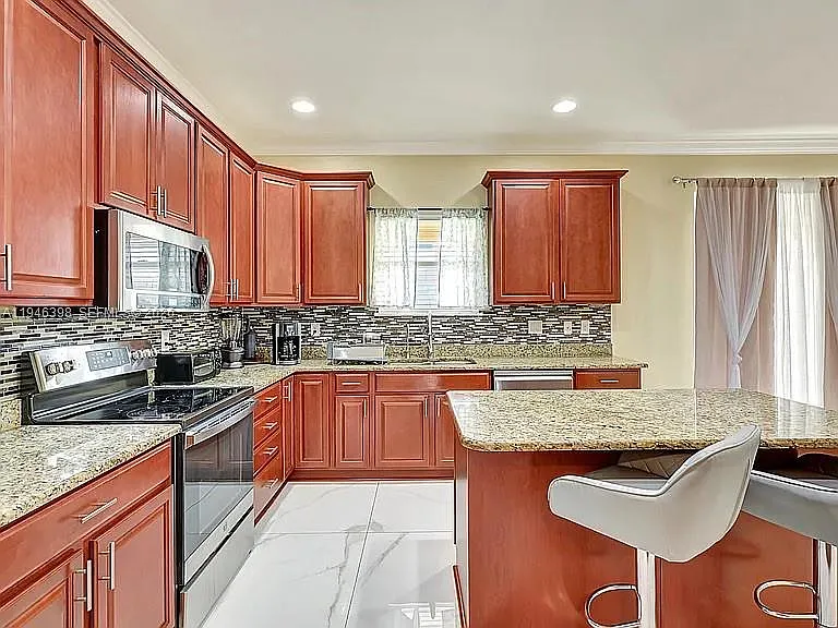1018 SW Eckard Ave — Photo 11