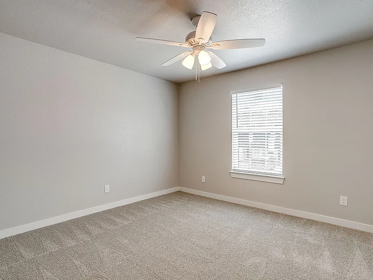 105 SE Gardens Blvd #111 — Photo 18