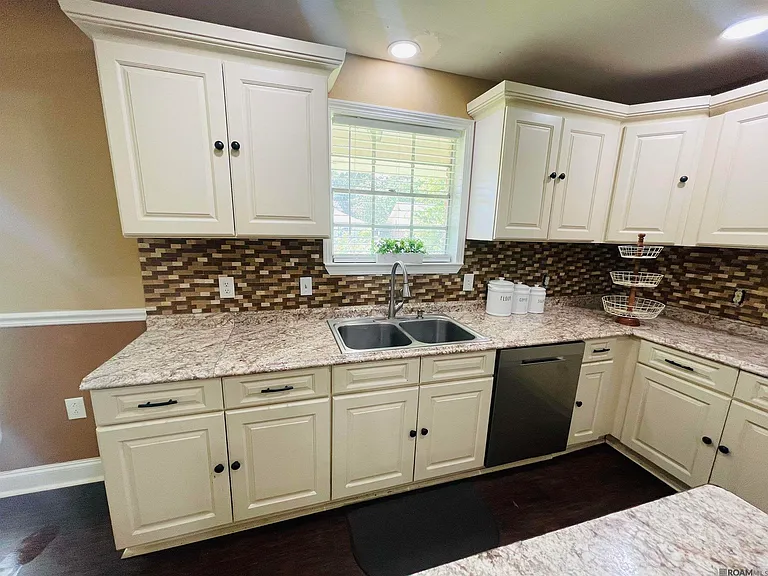 4036 Ridgemont Dr — Photo 21